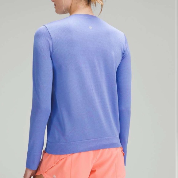 Lululemon Swiftly Relaxed Long-Sleeve Shirt
Ripple Wave Wild Indigo / Sonic Pink - Picture 2 of 8